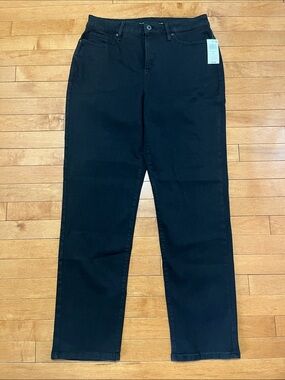 New with tags Style & Co Curvy Straight Leg Black Jeans
